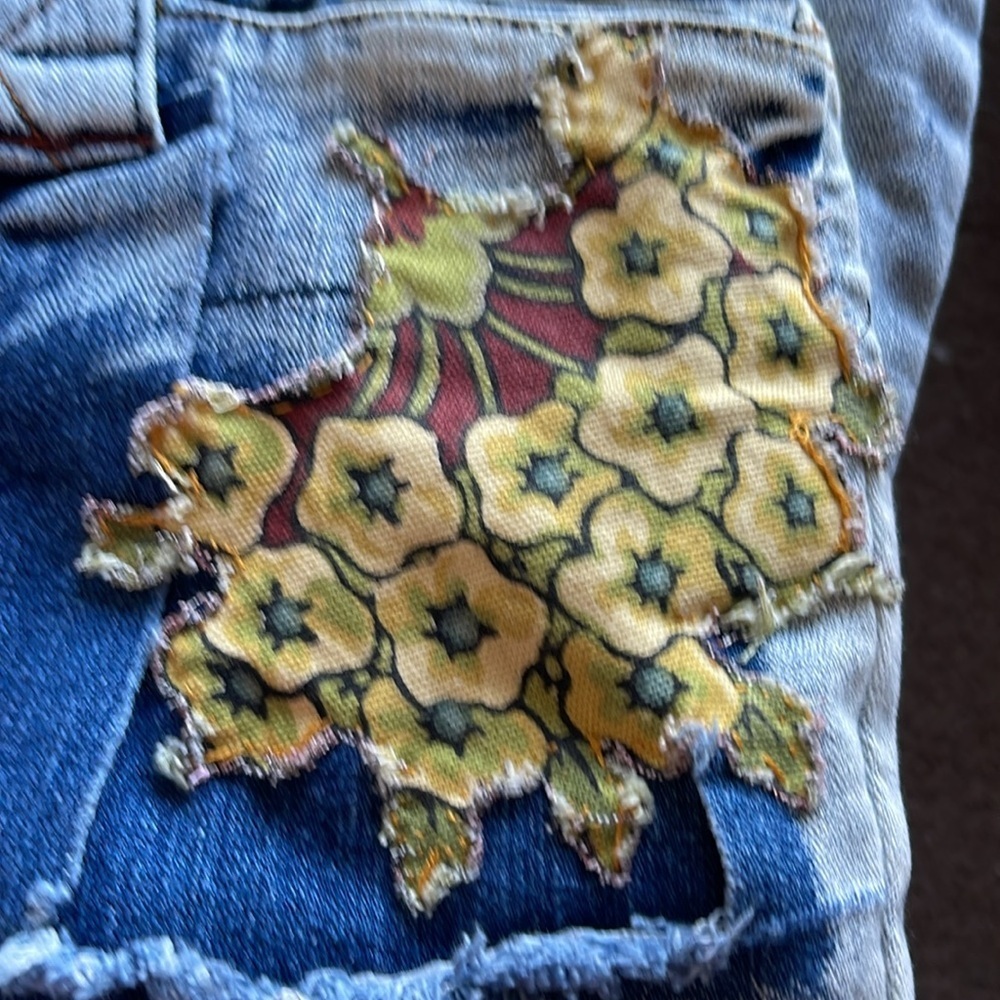 Upcycled blue jeans - hand sewn material patches -OOAK - button fly - size 9/10 - Picture 3 of 8
